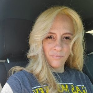 Meet your Posher, Amia